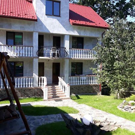 Bed and Breakfast У Михайла à Trouskavets Extérieur photo