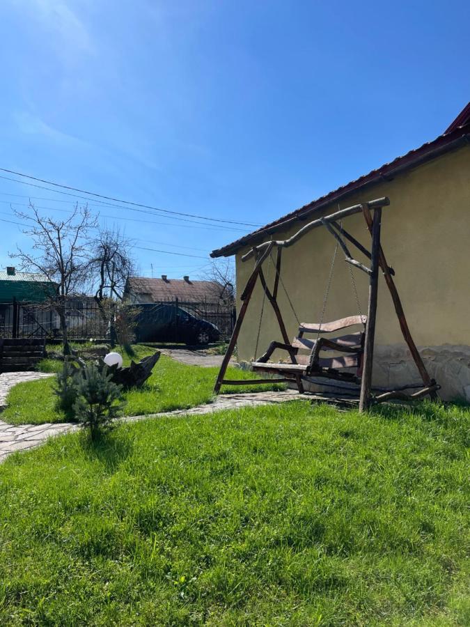 Bed and Breakfast У Михайла à Trouskavets Extérieur photo